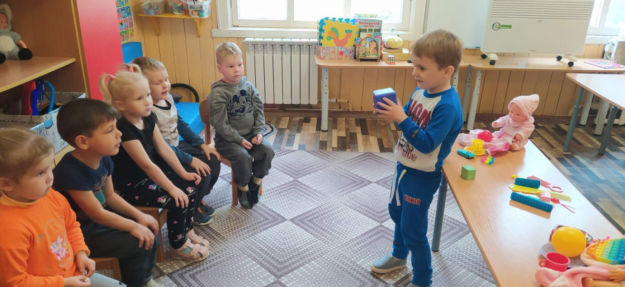 «У ребят нет времени скучать». «У ребят нет времени скучать».